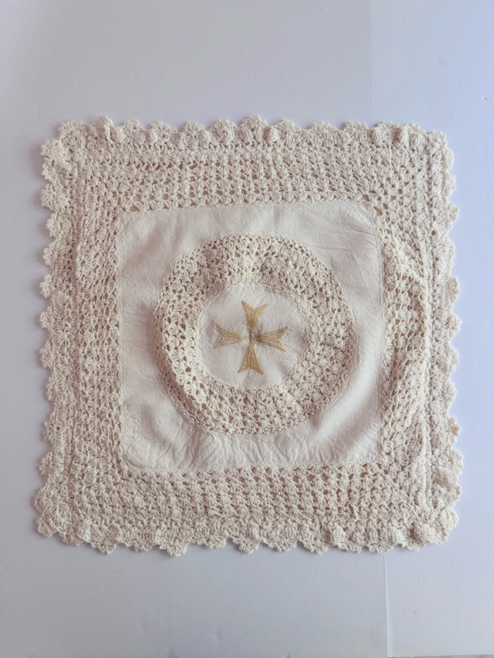 Handmade Crochet Lace Pillow Cover Ivory 16in Malta Cottagecore Scalloped Zipper